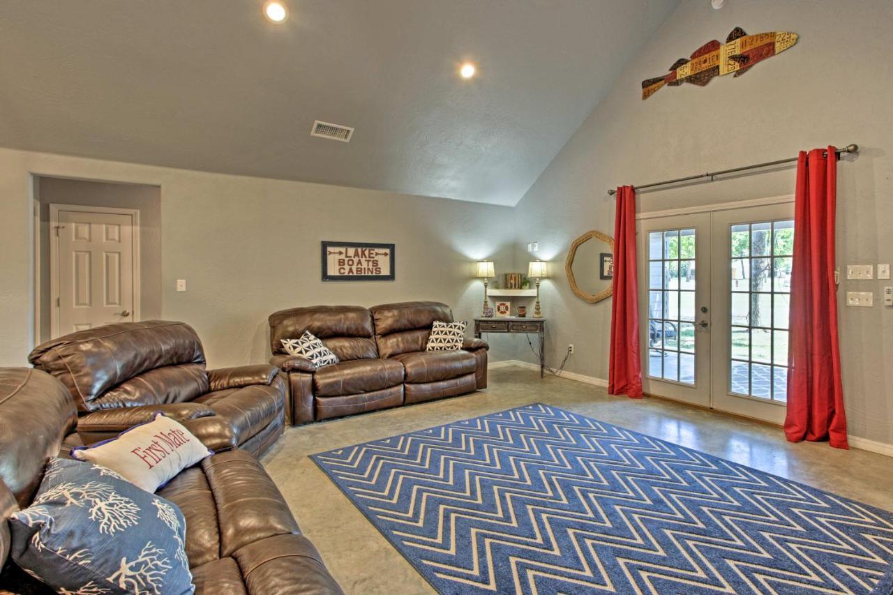 Modern Retreat With Gas Grill - Walk To Lake Texoma! Kingston Exterior photo