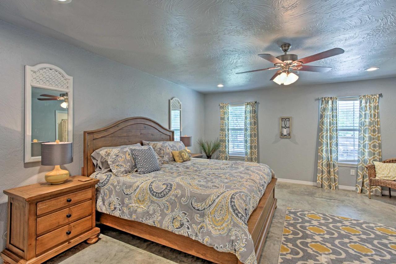 Modern Retreat With Gas Grill - Walk To Lake Texoma! Kingston Exterior photo